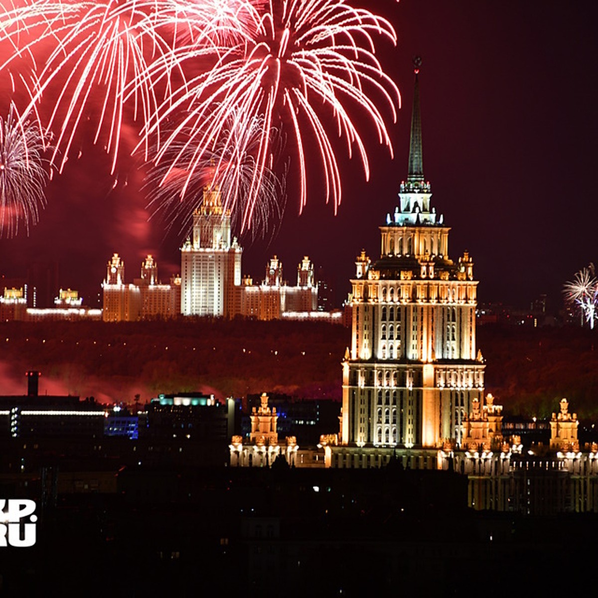 Праздничный салют в честь 78-летия Победы начнется в Москве в 22:00 - KP.RU