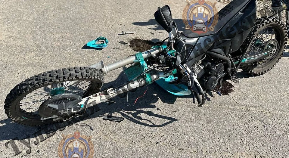Спасла защитная экипировка: под Тулой в ДТП попал мотоциклист