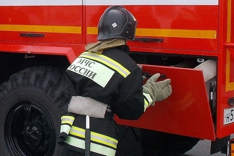 Спасатели ликвидировали открытое горение в ангаре на юго-востоке Москвы