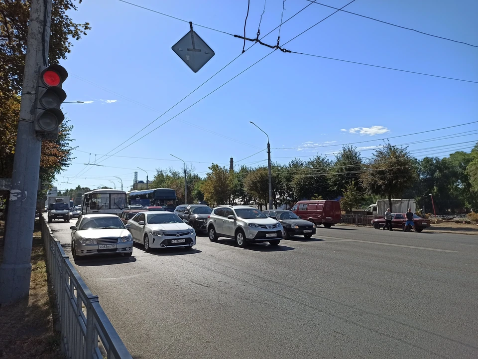 Сейчас выделенные полосы для общественного транспорта есть на Северном мосту, Московском проспекте и на улице Плехановской.