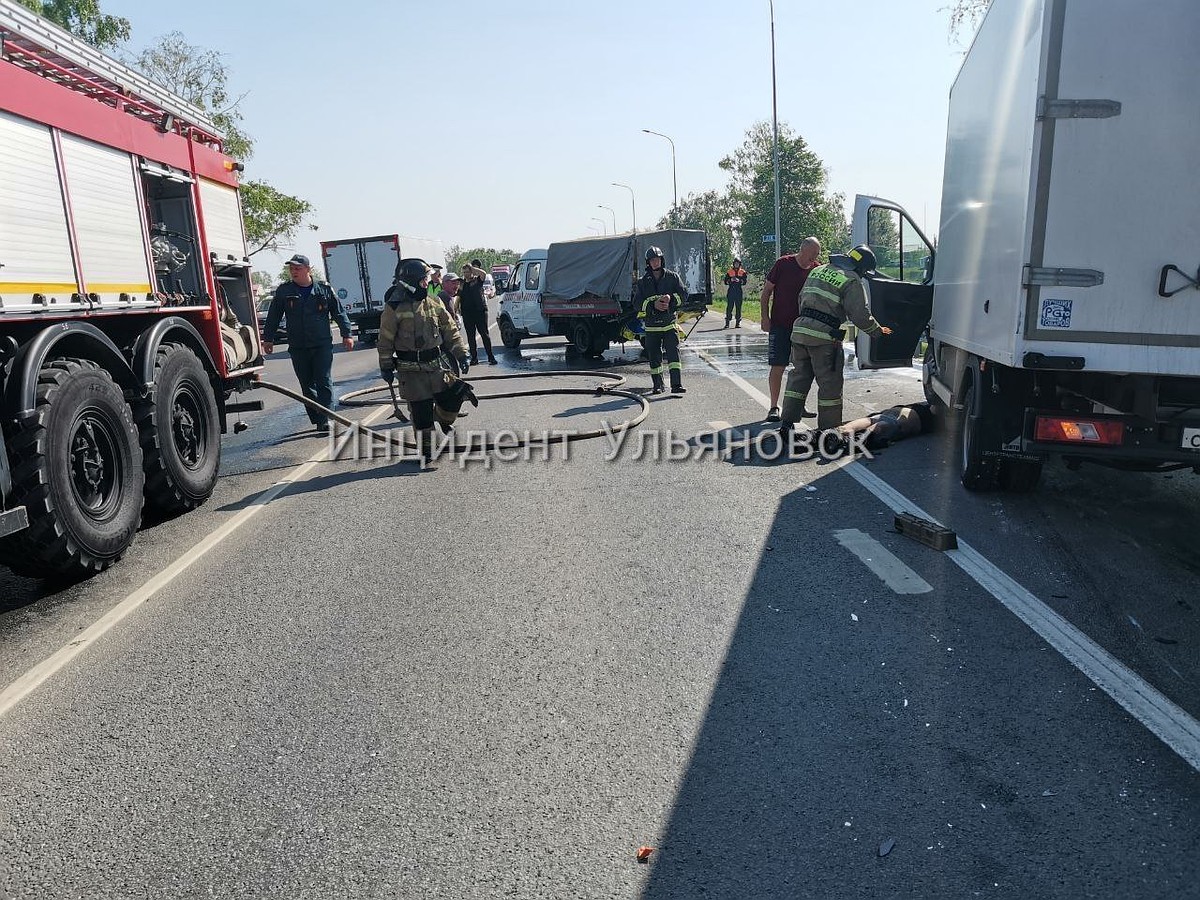 В Баратаевке под Ульяновском грузовая машина сбила на трассе дорожных  рабочих - KP.RU