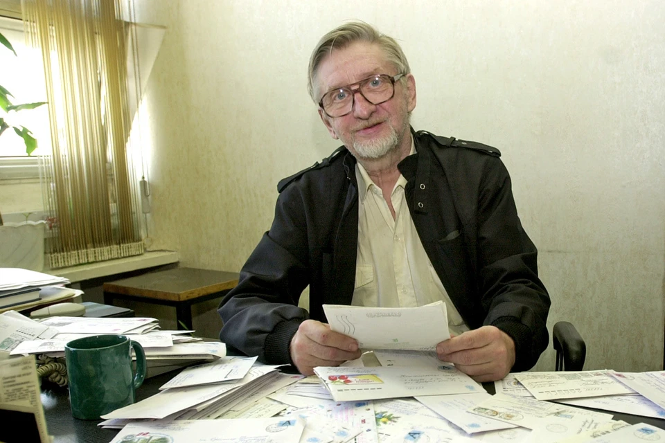 Советский и российский журналист, писатель и популяризатор науки, спецкор "Комсомольской правды" Ярослав Голованов.