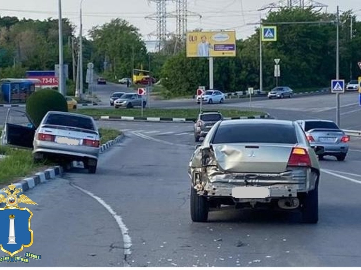 В аварии на «легковой восьмерке» 22 мая в Ульяновске пострадали два  человека - KP.RU