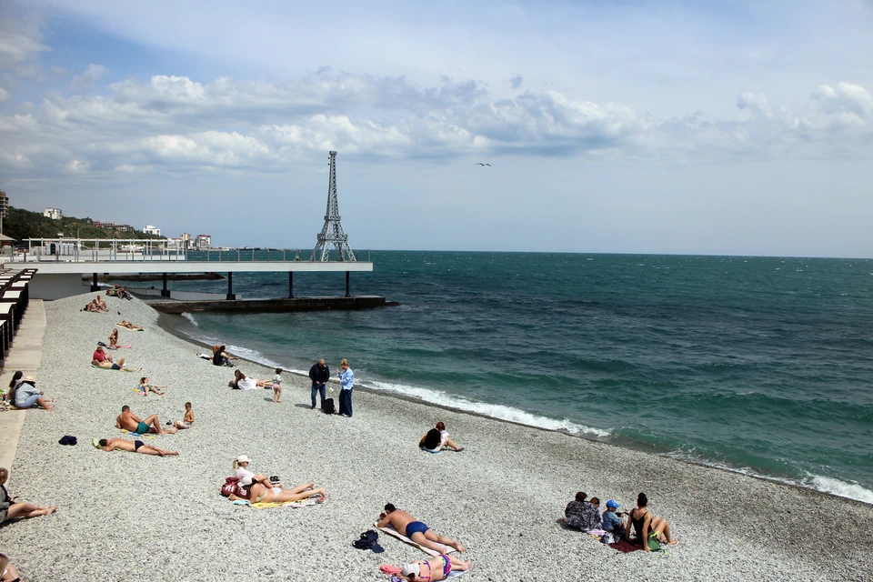 Массандровский пляж в 20-тых числах мая 2023.