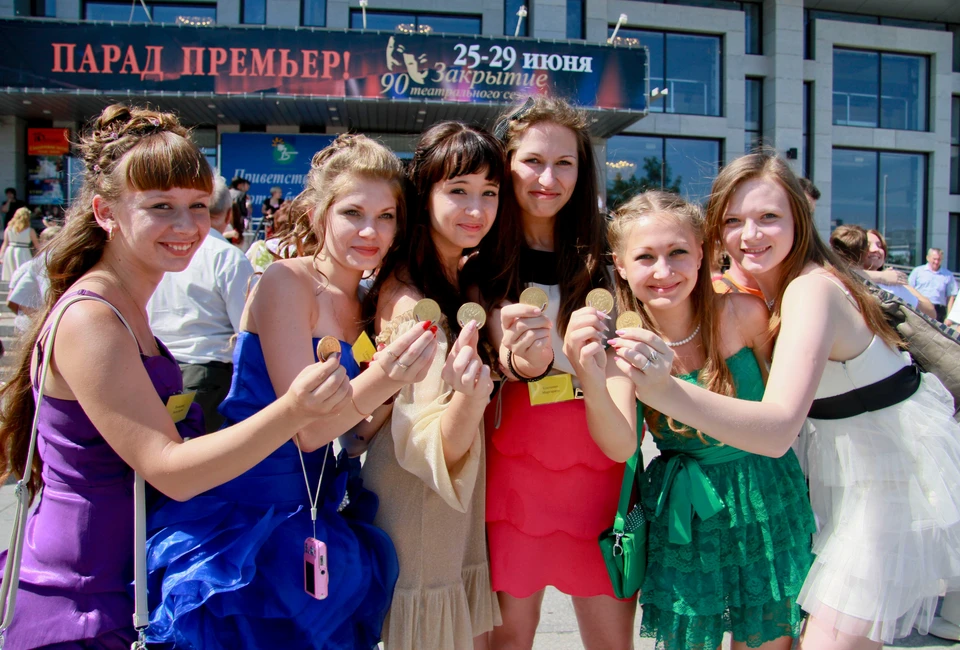 В крымских школах на золотую медаль претендуют 747 выпускников