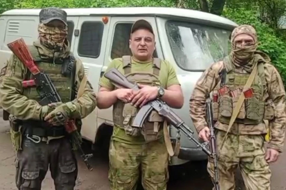 Военнослужащие получили необходимые на передовой антидроновое ружье и автомобиль «УАЗ». Фото: скриншот из видео