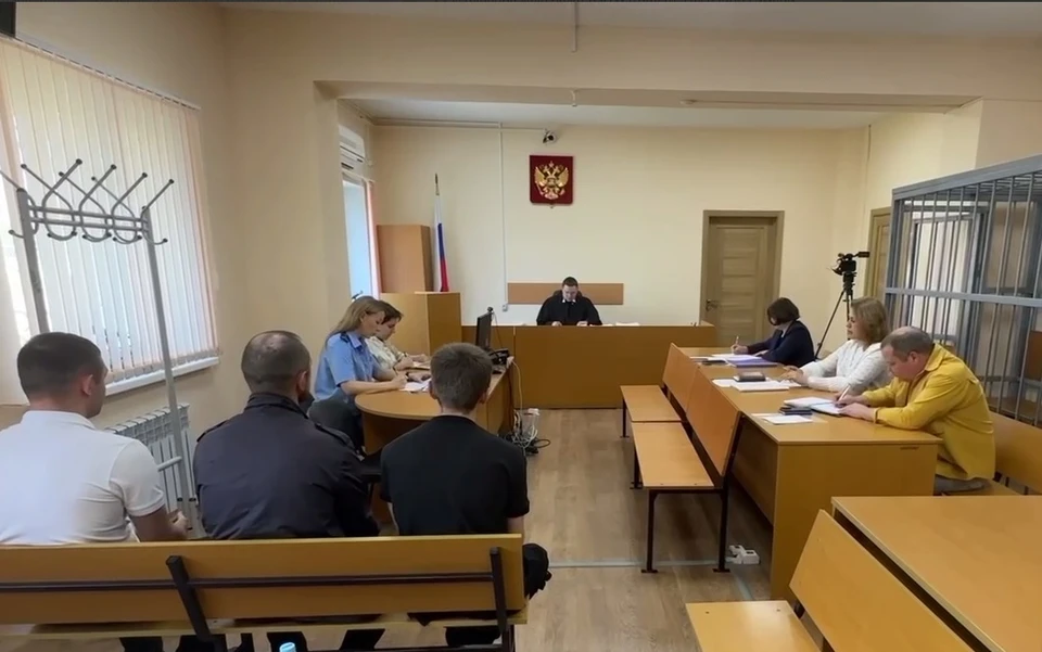 Трое жителей Хабаровска ограбили офис оператора сотовой связи Фото: прокуратура Хабаровского края