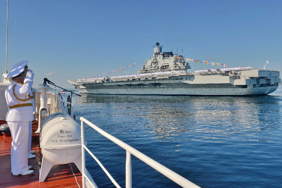 1 июня на Приморской площади в Североморске в честь годовщины Северного флота состоится торжественное построение войск Североморского гарнизона.