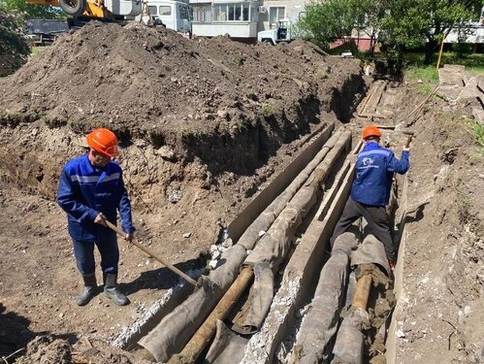 Теплотрассу перенесут из-под дороги на зеленую зону