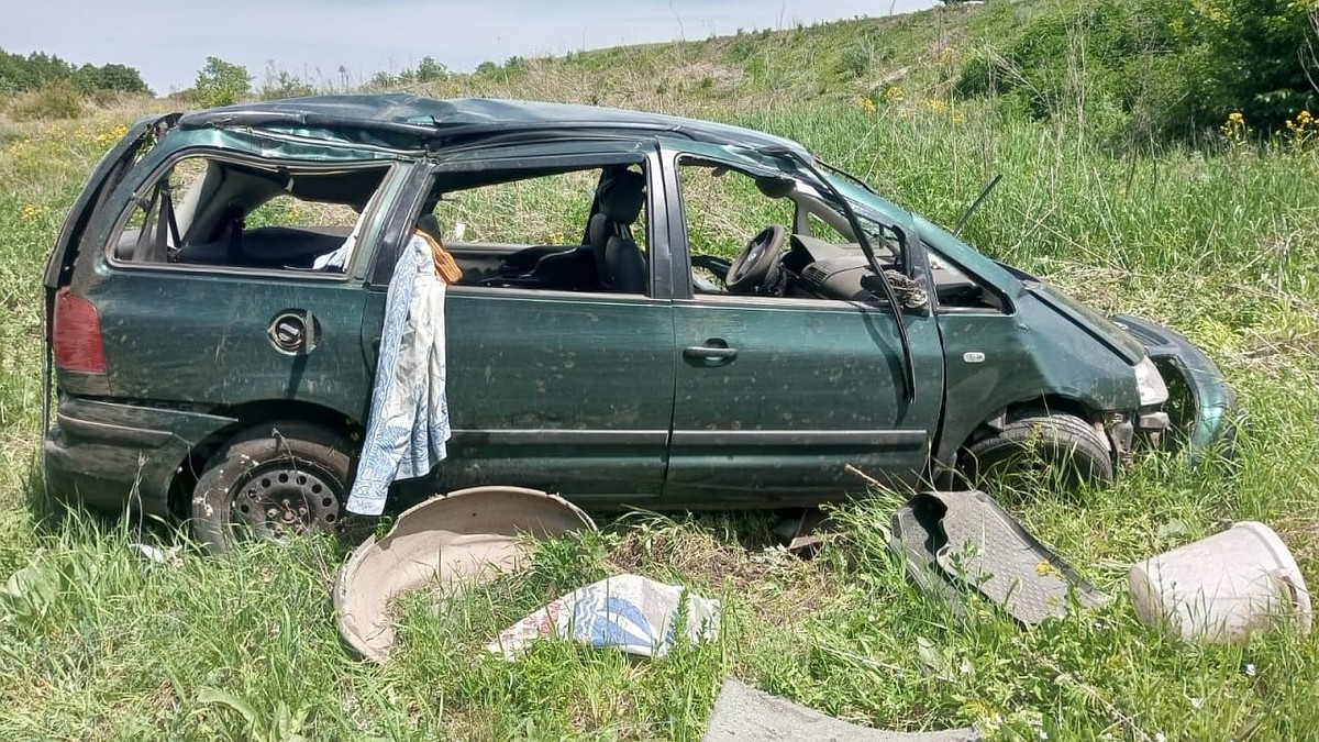 В ДТП на автодороге Кувандык-Новоуральск пострадал пьяный водитель  «Фольксваген Шаран» - KP.RU