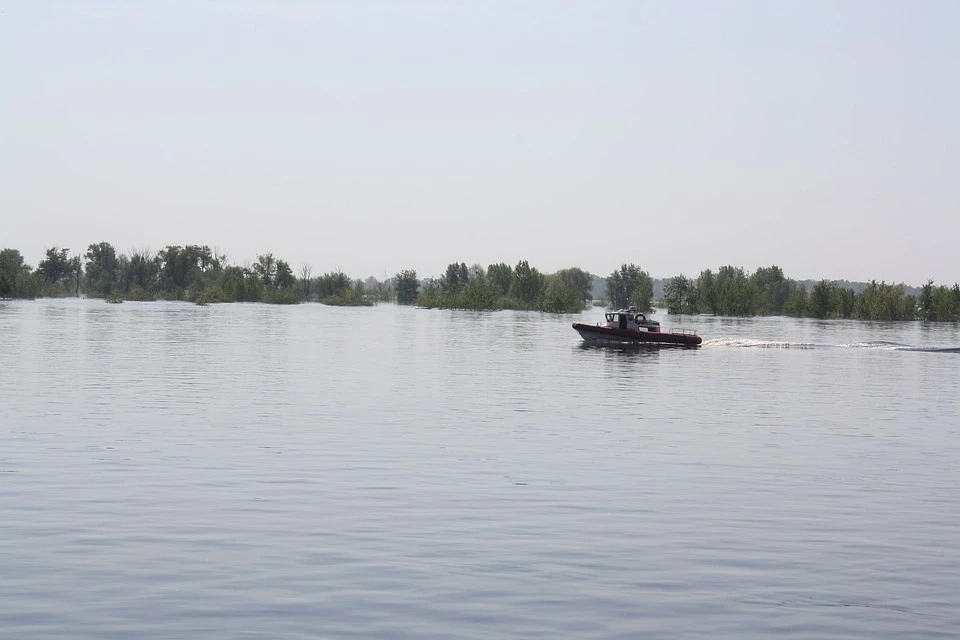 Акватория и береговая полоса водохранилища находились в незаконном пользовании.