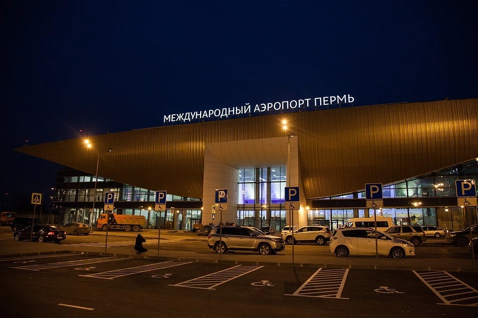 Самолет благополучно приземлился в пермском аэропорту.