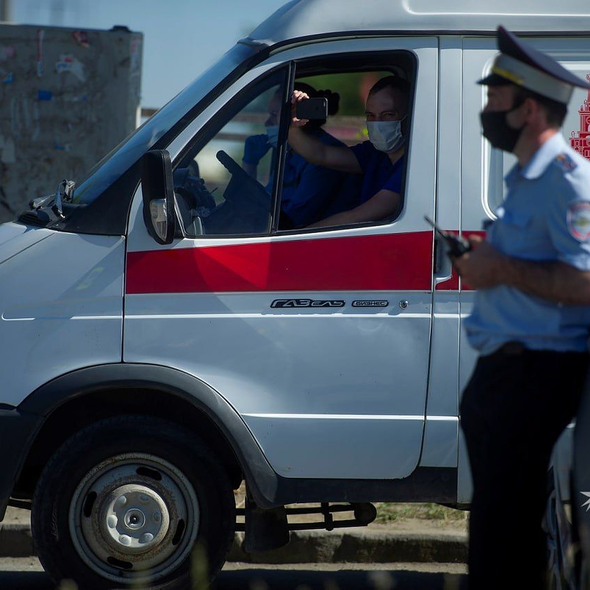 В Екатеринбург из Новоуральска доставят 4-летнего мальчика, выпавшего из  окна на 6 этаже - KP.RU