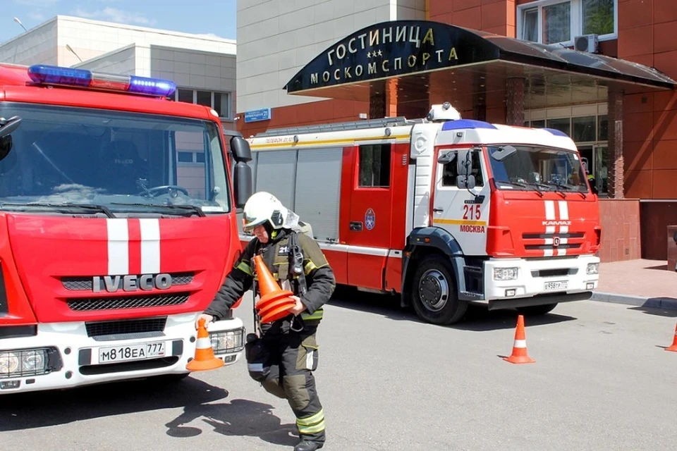 Житель Ступина спас 11-летнюю девочку из горящего и запертого автомобиля, фото: Балуев Антон