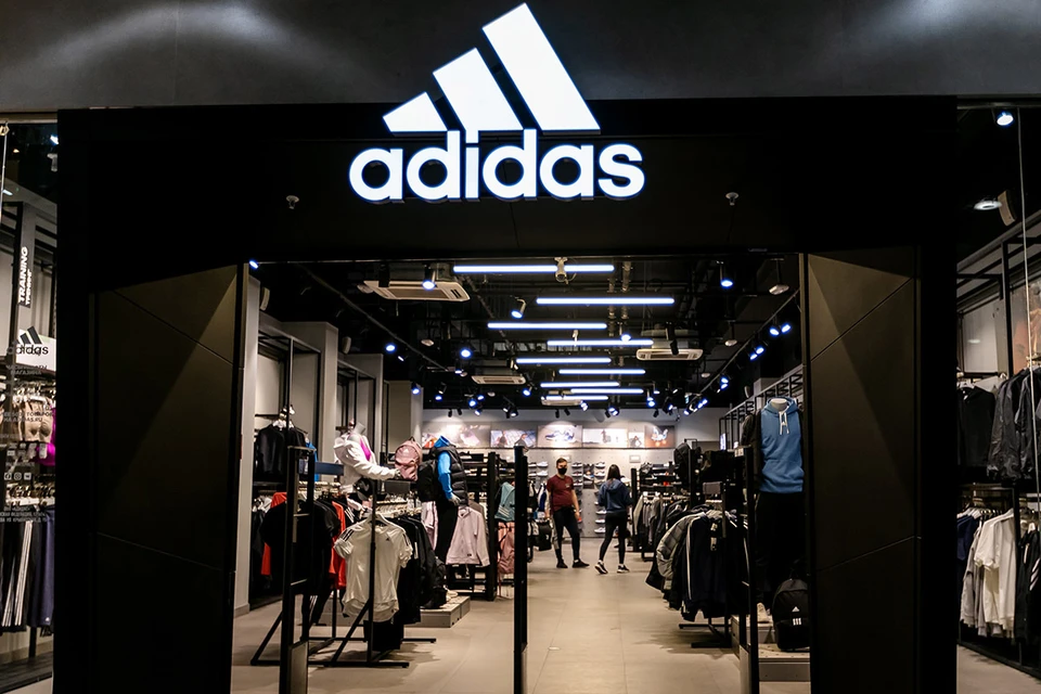 В Adidas не стали комментировать сообщения о возможном возвращении на российский рынок