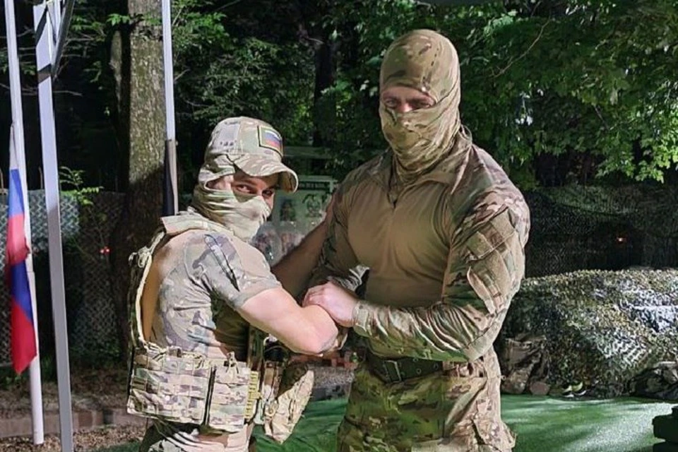 Боец из Краснодарского края (слева) стал командиром подразделения. Фото: личный архив героя