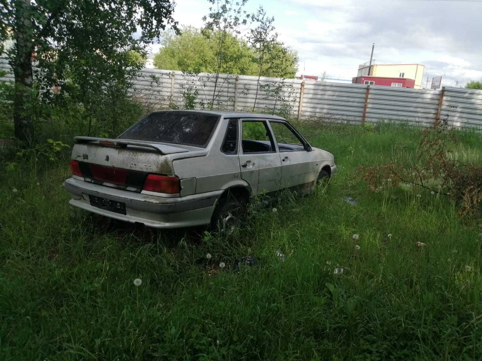 В Самаре эвакуируют машины, брошенные на обочинах и мешающие уборке снега - Волга Ньюс