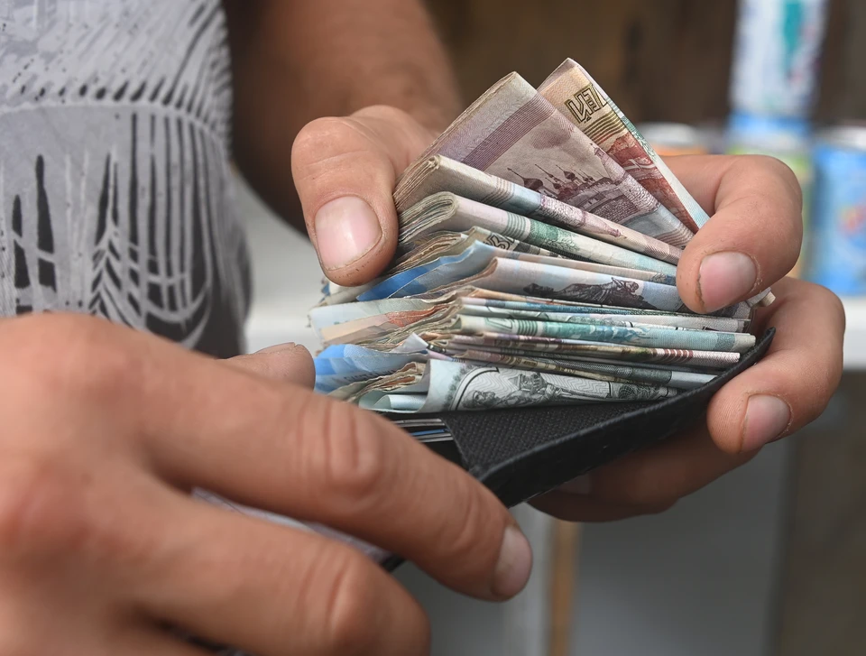 Выплаты участникам СВО, служащих по контракту, возобновили в Иркутской области
