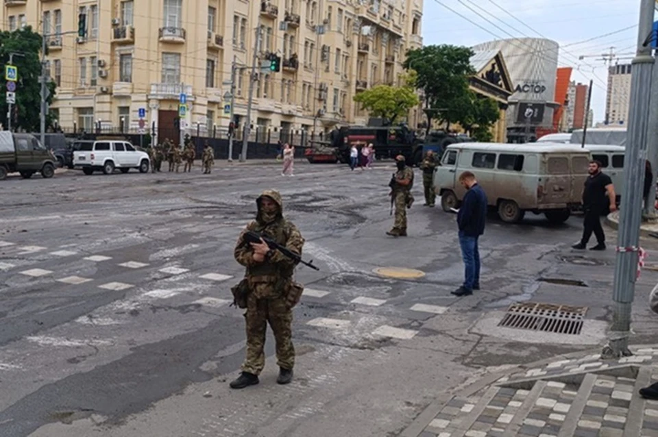 Движение в центре Ростова перекрыли.