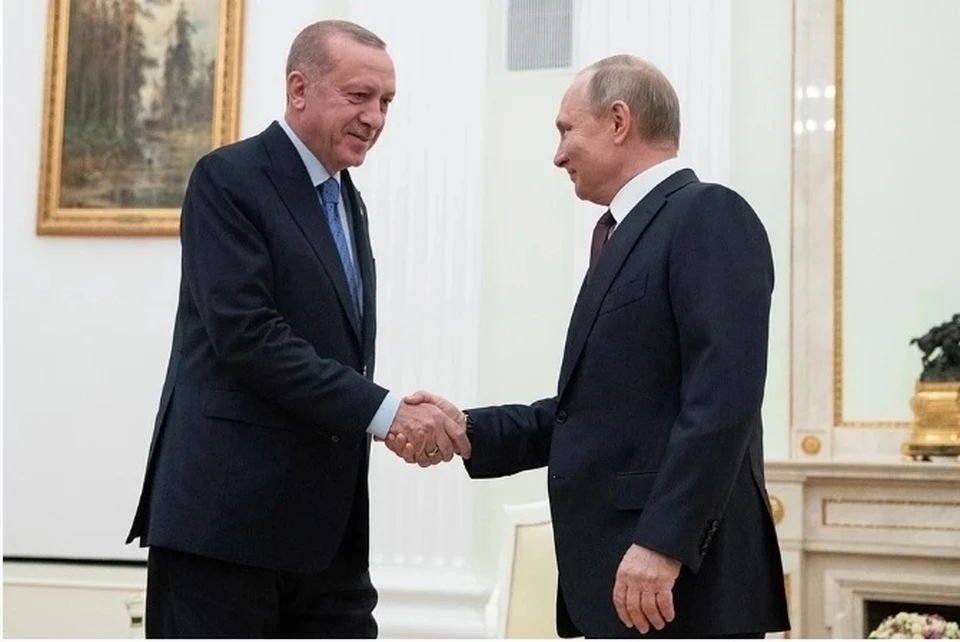 Путин по телефону рассказал Эрдогану о ситуации в России