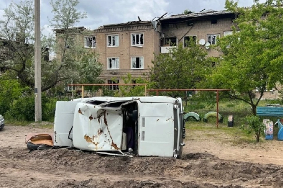 Григорий вывозил людей из под огня. но нарвался на мину Фото тематическое