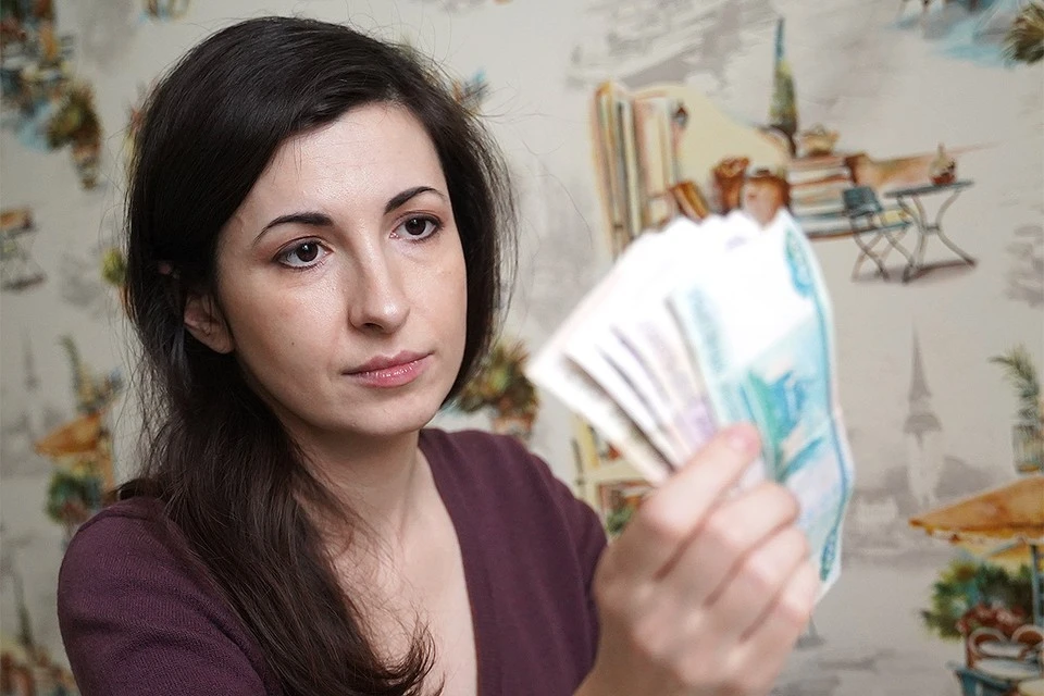 Экономист Беляев считает нецелесообразным хранить все сбережения в наличном виде