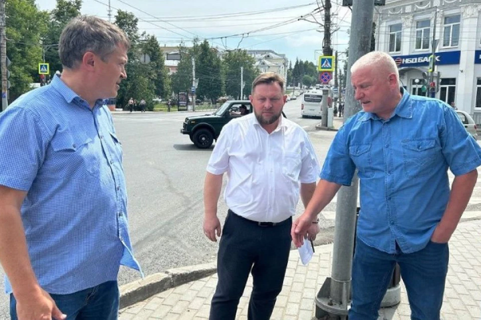 В рейде приняли участие глава администрации Вячеслав Симаков и депутаты Гордумы. Фото: киров.рф