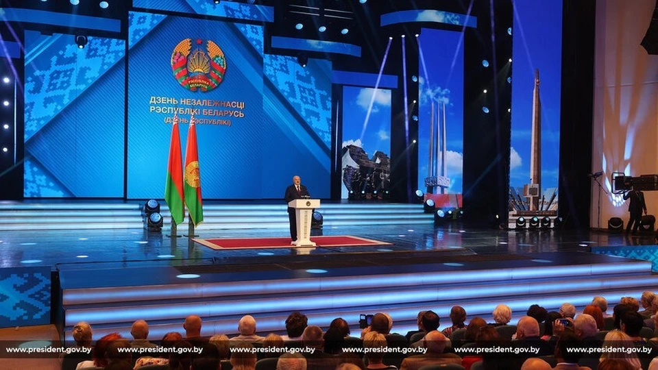Александр Лукашенко выступает перед участниками торжественного собрания в честь Дня Независимости страны. Фото: president.gov.by