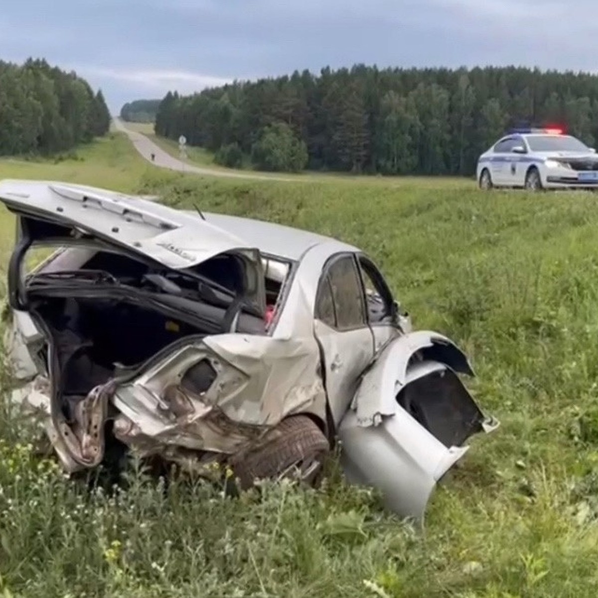 В Иркутской области 29-летний водитель «Тойота Аллион» вылетел в кювет и  погиб - KP.RU