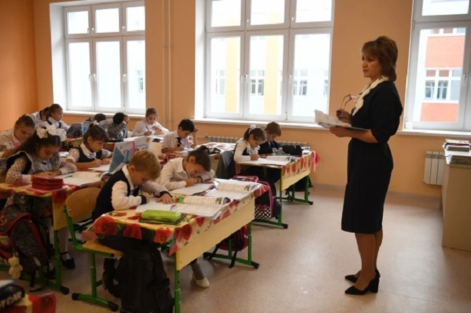 Первоклассников ЛНР обеспечат школьными наборами