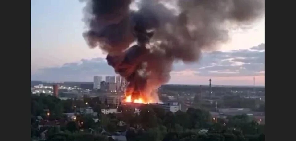 Крупный пожар в Химках локализован на площади 2,5 тысячи квадратных метров Фото: кадр из видео