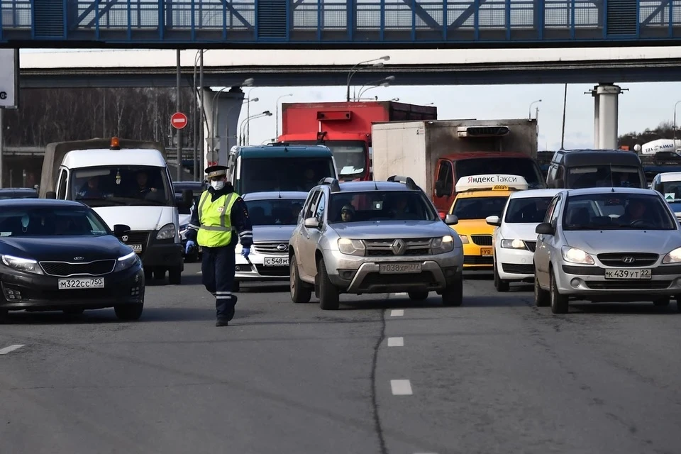 У ввезенных в Россию через Кыргызстан автомобилей могут отобрать ПТС
