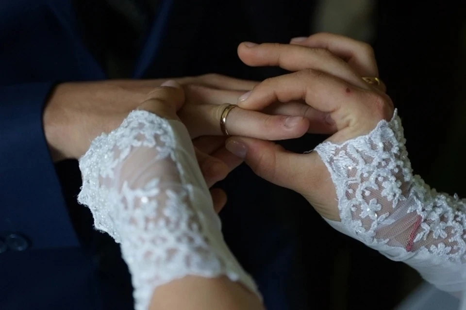 Треть супругов из Новосибирска ссорятся из-за отказа второй половинки носить обручальное кольцо.