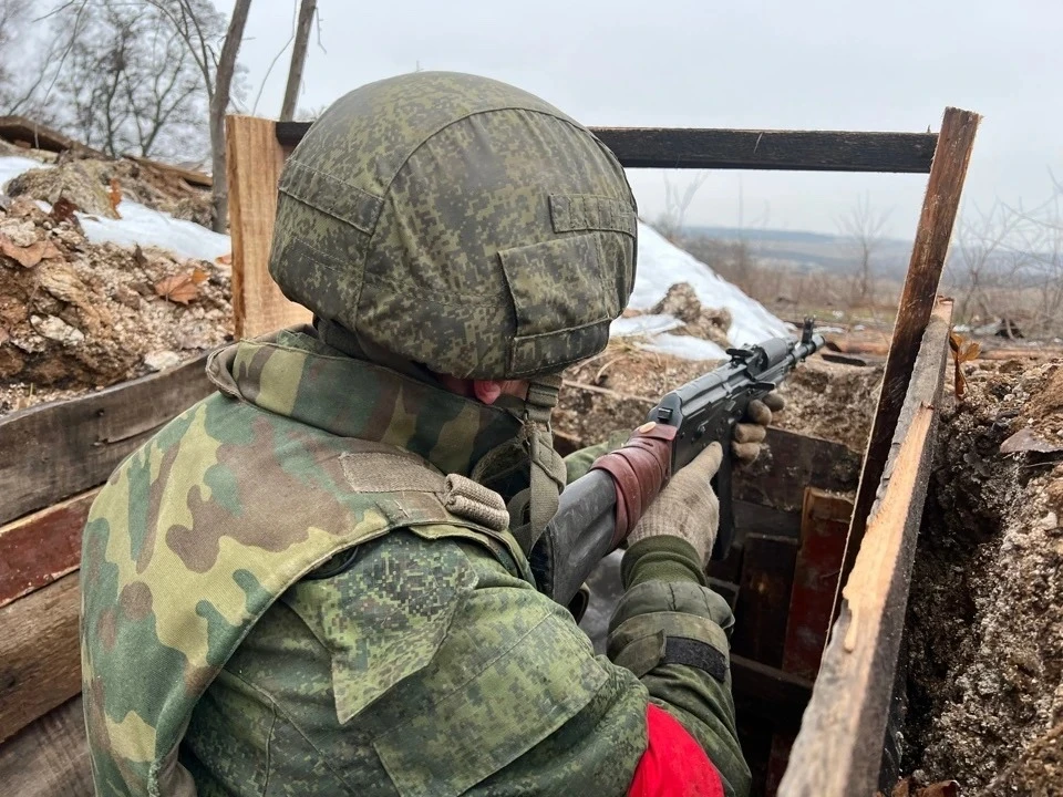 Подписать контракт могут кандидаты в возрасте от 18 до 16 лет.