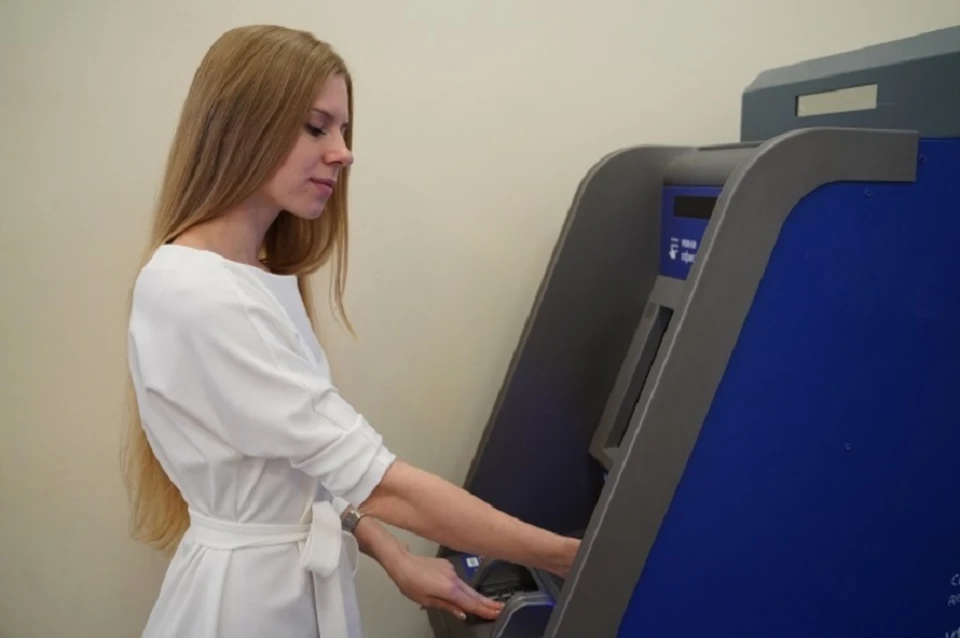 В Луганске в субботу, 8 июля, для жителей будут работать два отделения Госбанка ЛНР