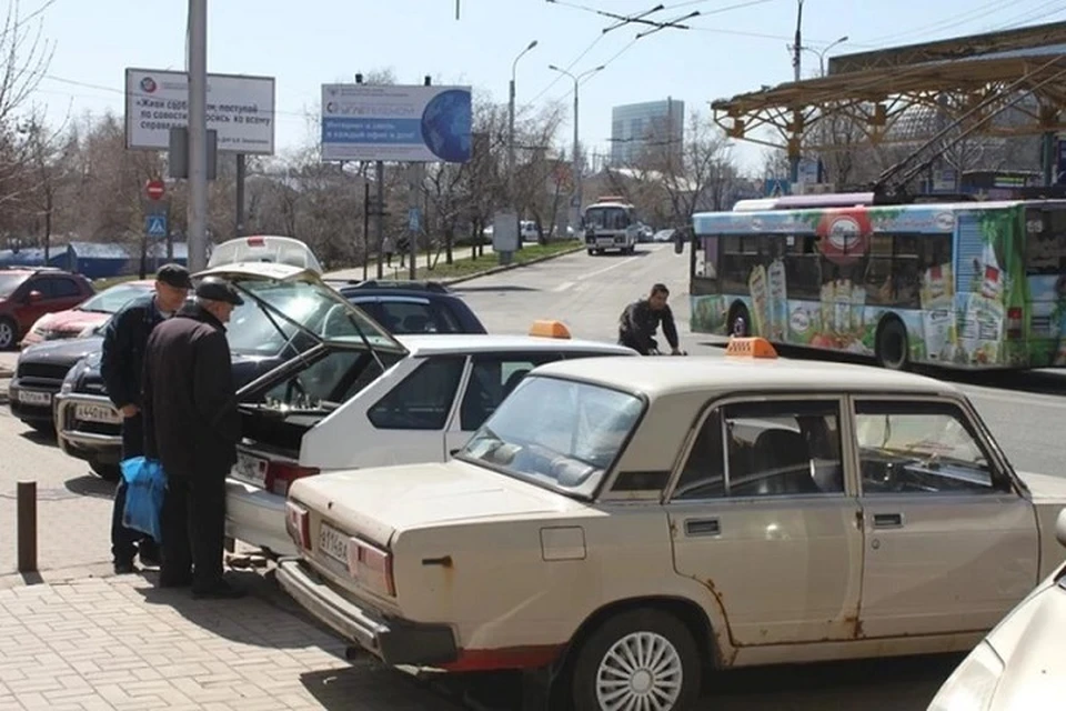 В ДНР обсудили реализацию нового закона о легковых такси