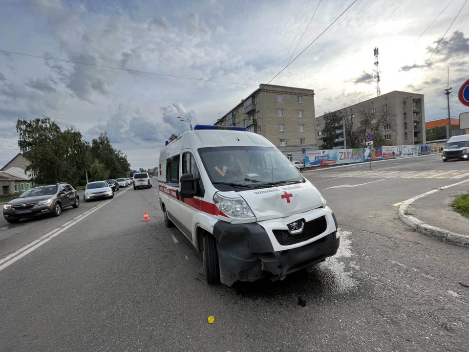 Скорая выехала на встречную полосу