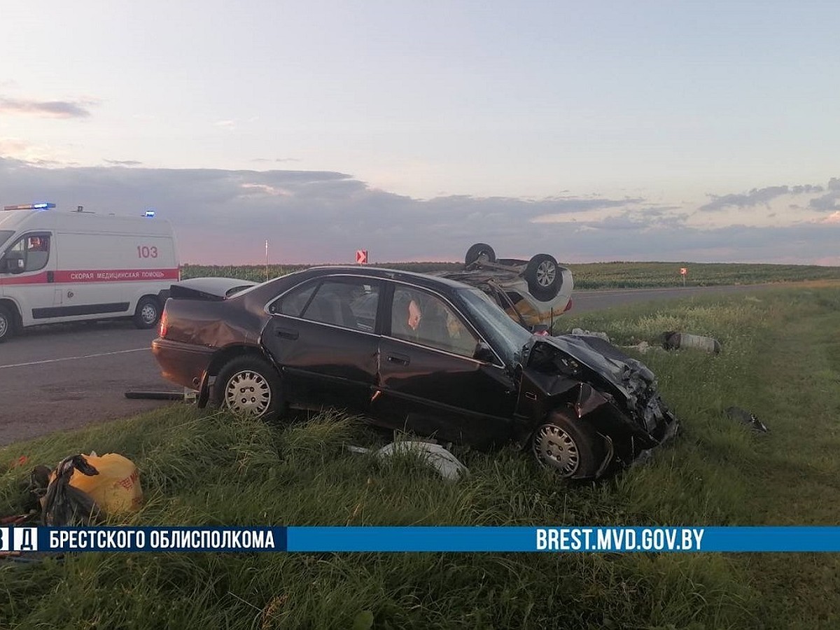 Под Барановичами в ДТП погиб таксист, еще два человека в больнице - KP.RU