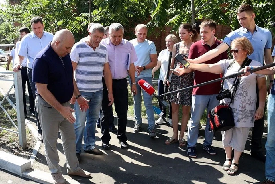 Сергей Кравчук лично проверил качество ремонта дорог и тротуаров Хабаровска