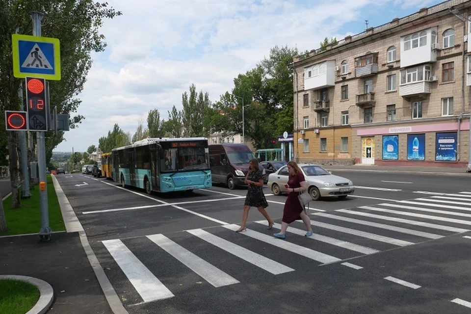 Фото светофора на дороге