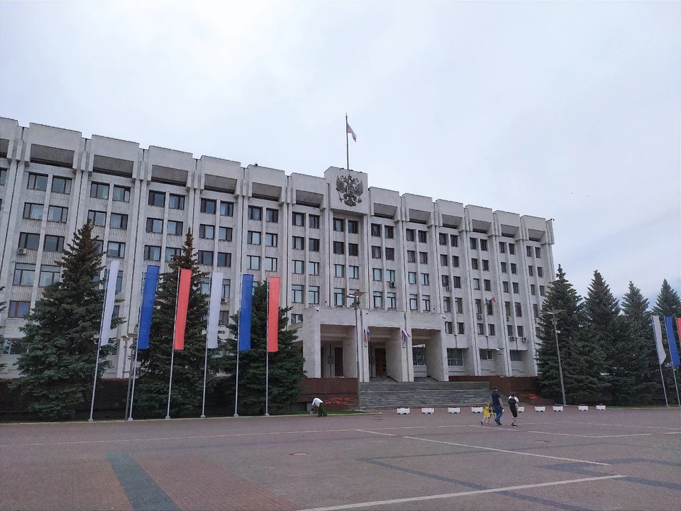 Министров отметили за вклад в развитие финансовой системы, образования и здравоохранения региона