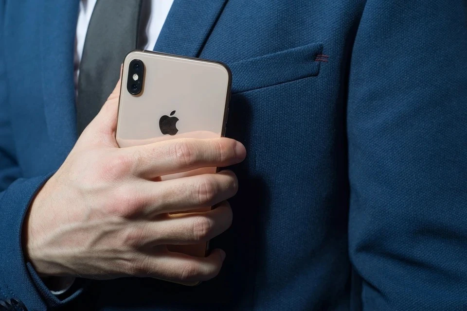 ФТС запретила сотрудникам использовать устройства Apple в служебных целях