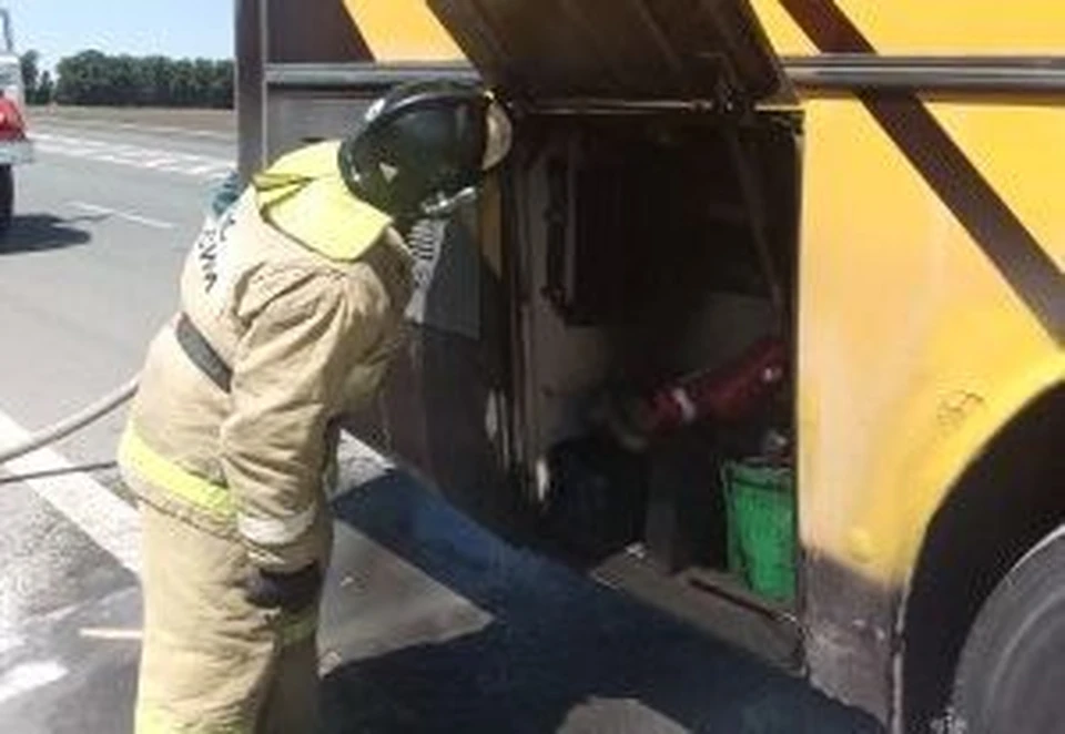 Приехавшие на место спасатели оперативно ликвидировали возгорание