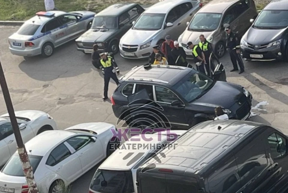 Водителя задержали после погони. Фото: Telegram-канал "Жесть Екатеринбург"