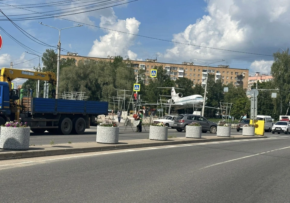 В Смоленске установили новую партию цветочных вазонов. Фото: администрация города.