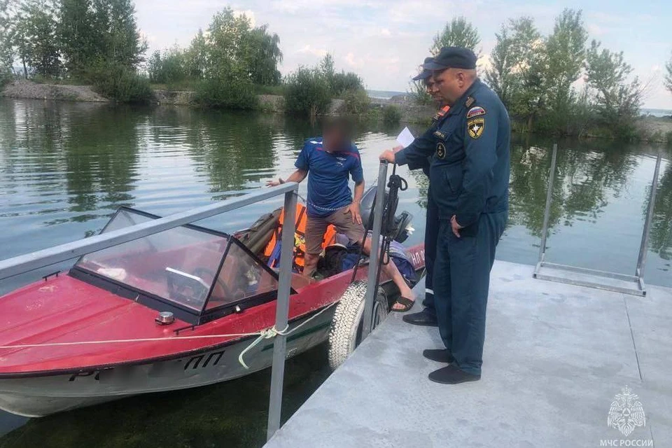 Липчане пожаловались на нетрезвого водителя катера на Матырском водохранилище