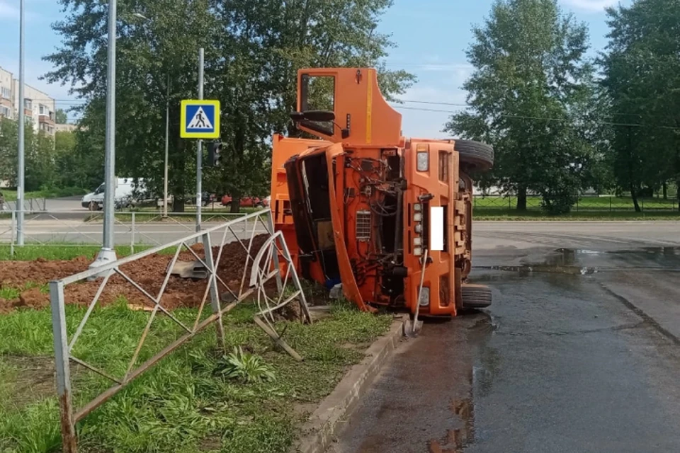 Авария произошла на улице Мира. Фото: ГИБДД Кировской области