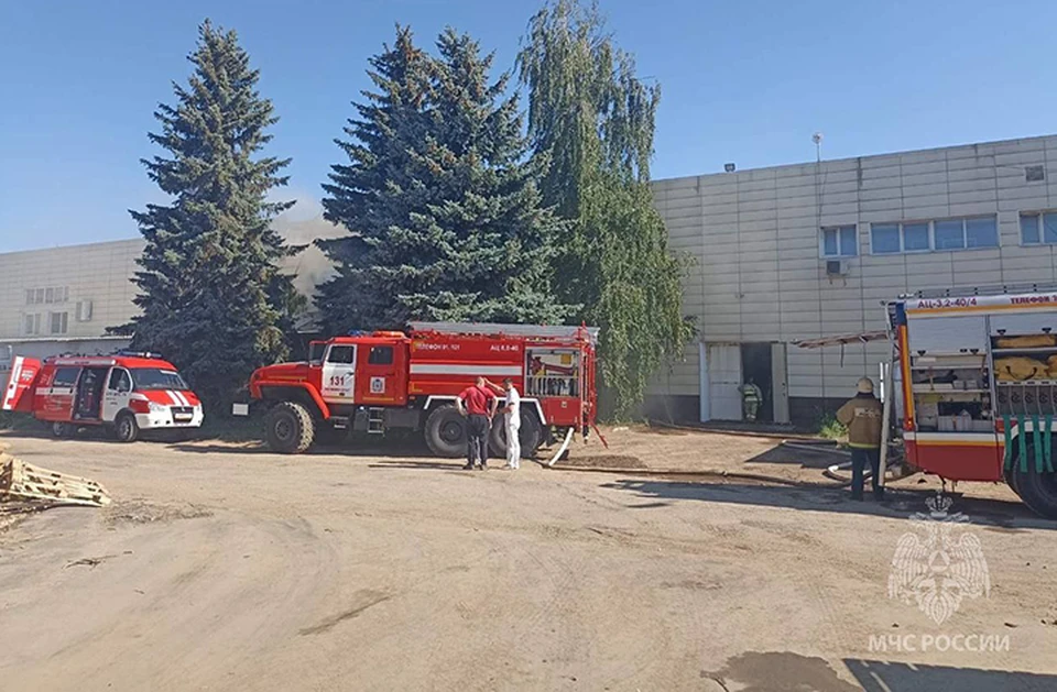 Кондитерская фабрика загорелась в Кстове 9 августа