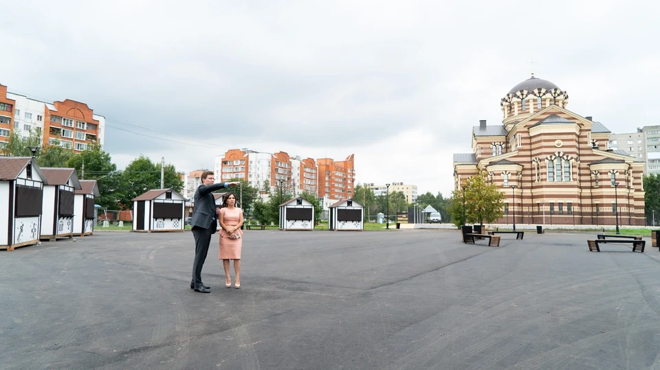 Благоустроенная территория у ЦНТИ под ярмарку выходного дня.