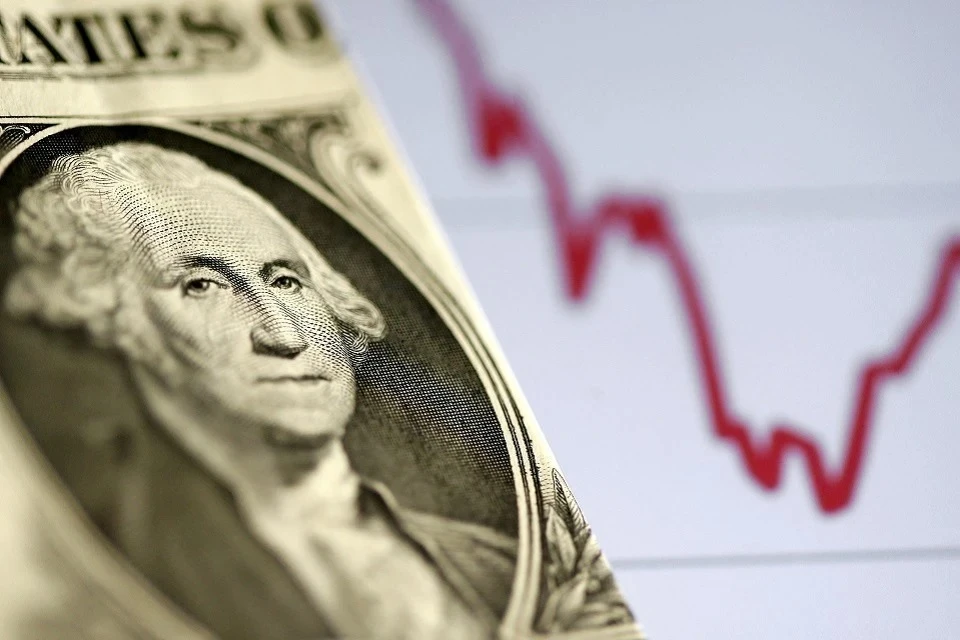 Курс доллара достиг 99 рублей впервые с 25 марта 2022 года